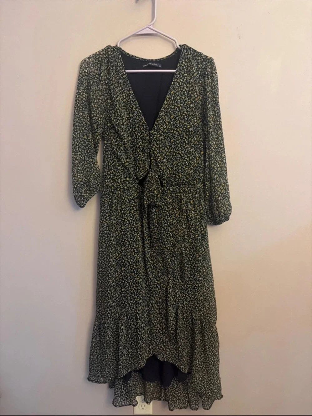 Floral Tie-Waist V-Neck Maxi Dress - Black